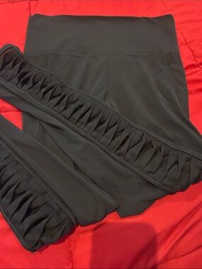 Athleta Salutation Stash Pocket II Twist 7/8 Tight Black Mesh Legging S